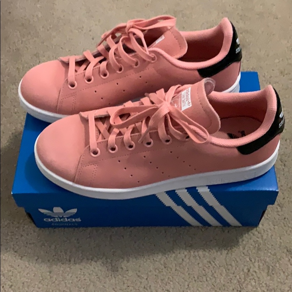 Stan Smith - image 5